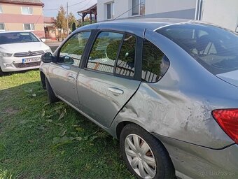 Predam auto Renault Thalia - 3