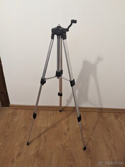 NIVELACNY LASER 4D 16 LINIOVY, STATIV,DVE BATÉRIE,360STUPNOV - 3