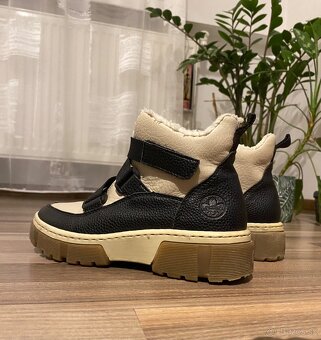 Detské dievčenské zimné topánky značky Rieker - 3