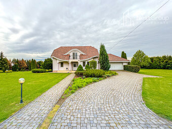 ZNÍŽENÁ CENA6- IZBOVÝ RD S DVOJGARÁŽOU,VEĽKÝ POZEMOK 1,65HA - 3