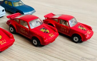 Staršie Matchbox autíčka - 3