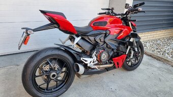 Ducati Streetfighter V2 - 3