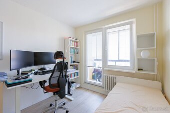 Garáž, 4 izby, 2 loggie a to všetko v samom srdci Dlhých Die - 3