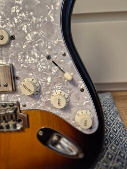 Predám Fender Stratocaster Deluxe Lone star Mexico - 3
