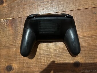 Nintendo Switch Pro Controller - 3