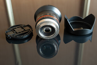 Predám SAMYANG 12 mm f/2 NCS CS pre Fujifilm X čierny - 3