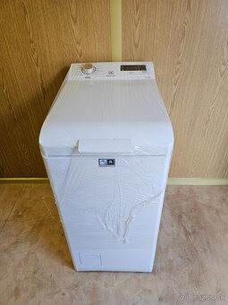 Predám Práčku Electrolux Vrchom plnená - 3