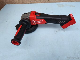 Milwaukee uhlová bruska M18 - 3