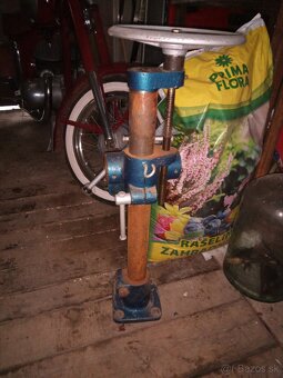 Podávac na spodnú frezu - 3