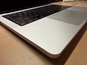 Predám MacBook Pro 14" (M1 Pro) – 16 GB RAM / 1 TB SSD - 3