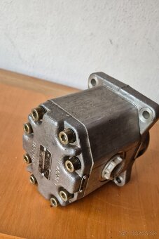 Predám hydraulické čerpadlo ZL-HYDRAL-WROCLAW PZ2-KP225 - 3