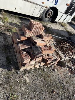 Darujem staru tehlu za odvoz - 3