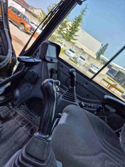 9 t bager Hyundai R80CR-9A - 3
