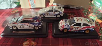 Modely Burago 1/24 escort focus - 3
