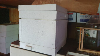 Zostávajúce včelárske vybavenie - 3