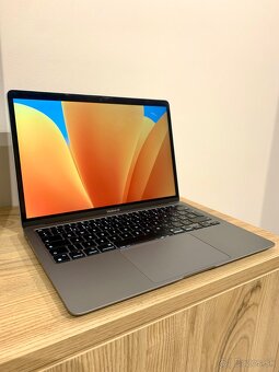 MacBook Air 13” M1 – Space Gray - výborný stav, - 3