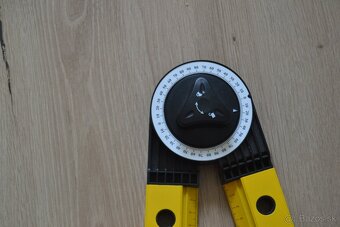 Kompas vodováha s nastaviteľným uhlom uhlomer 3v1 - 3