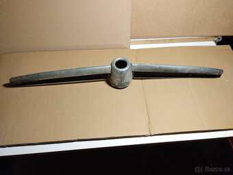 Tatra 603-lišta do zadného nárazníku - 3