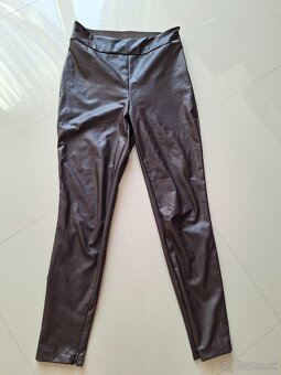 GUESS koženkové legíny vel.S - 3