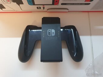 Nintendo Switch Červeno-modrý s hrou Super Smash Bros. - 3