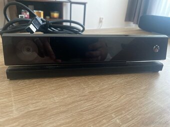 SENZOR XBOX KINECT 2.0 + DRŽIAK NA TV - 3