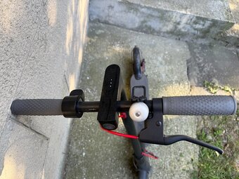 XIAOMI M365 + nabijacka - 3