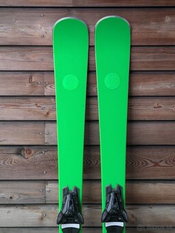 Prémiové švýcarské lyže AK GREEN POP. 160cm, 2023, ZÁNOVNÍ - 3