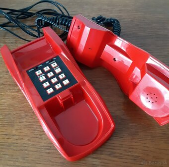 Retro telefon Ferrari pre zberatela - 3