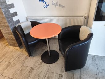 Kreslá, stoly aj do cakarne - 3