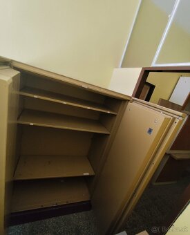 KOVOVÝ SKRIŇOVÝ TREZOR - 3