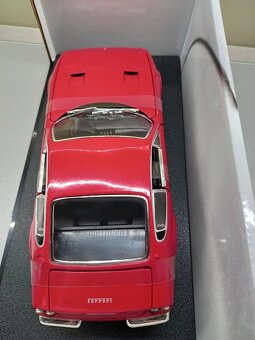 FERRARI 365GTB/4 HOTWHEELS 1:18 - 3