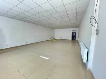 Priestor na Námestí -otvorená plocha 72m2 po peknej rekonštr - 3
