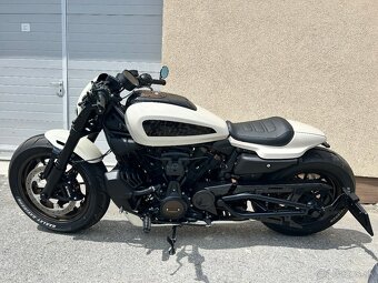 HARLEY DAVIDSON - 3