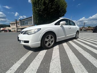 Honda Civic hybrid - 3