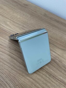 Samsung Galaxy Zfilp 5 8/256Gb - 3