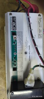 Trace Engineering DR1524E – priemyselný 1500 W inverto-nabíj - 3