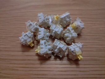 Gateron Silent switch set (spínače) - Yellow - 3