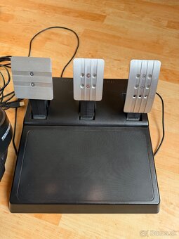 Predám Thrustmaster sadu volantu T300 RS s pedálmi T3PA - 3