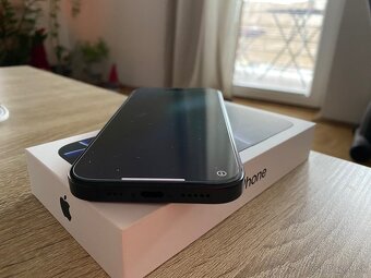 Predam Apple iPhone 16 pro 256gb black 2 roky zaruka - 3