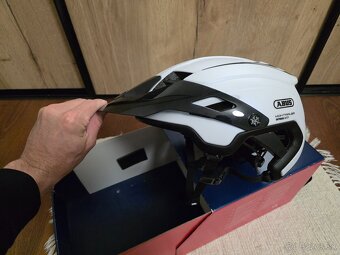 Cyklistická prilba ABUS Montrailer Polar White - 3
