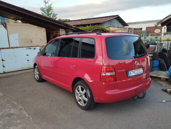 Volkswagen Touran - 3