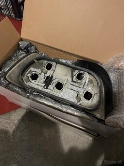 BMW E36 zadné svetlá - 3
