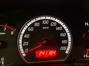 Swift 1.3 benzin - 3