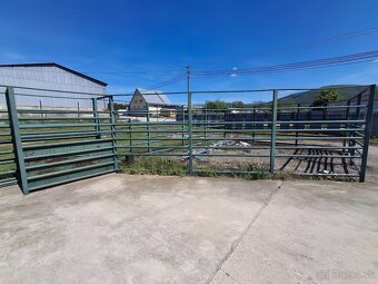 Prístrešok,  ohrada - 3