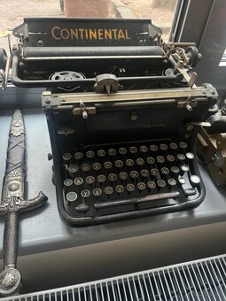 Starozitny pisaci stroj Continental - 3