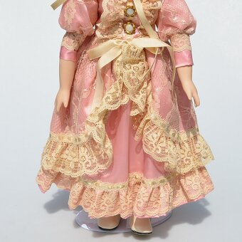 HUDOBNÁ a tancujúca porcelánová bábika - 3