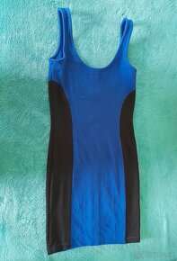 Mini šaty v parížskej/kráľovskej modrej s čiernymi bokmi - 3