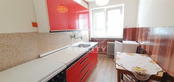 Prenájom zariadeného 3i bytu v priamom centre Banskej... - 3
