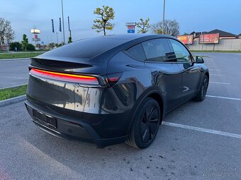 Predám TESLA MODEL Y JUNIPER LONG RANGE skladom - 3