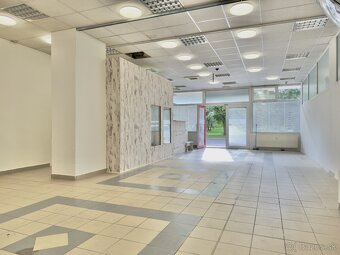 Na prenájom obchodné priestory – 135 m², Prievidza, Veľkonec - 3